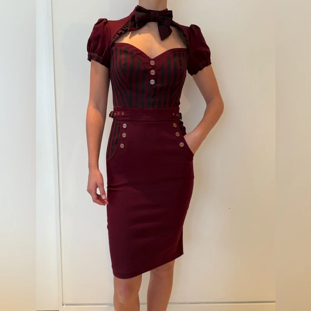 Chic Burgundy Striped dress - Picture 4 of 9